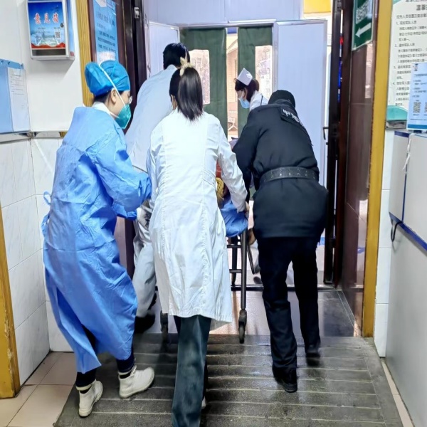 救护车跨省送人费用是多少啊，怎么算